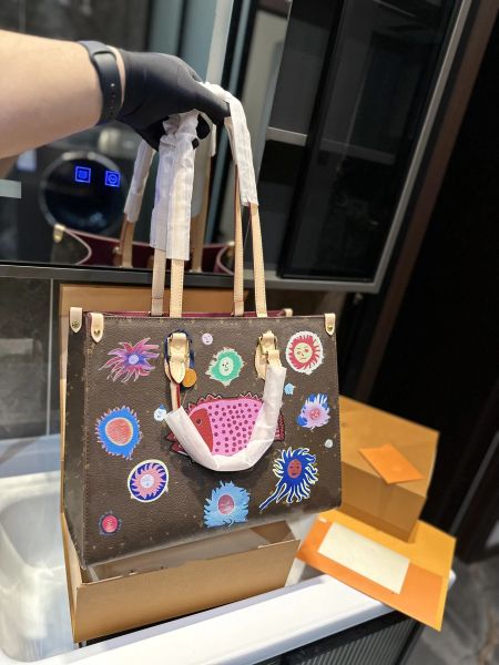 designer yk shopping bags women handbag wholesale women's tote wallet shoulder bag fashion luxury yayoi kusama onthego classic handbags
designer yk shopping bags women handbag wholesale women's tote wallet shoulder bag fashion luxury yayoi kusama onthego classic handbags