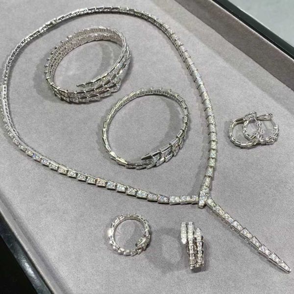 minimal fashionable evening necklace with micro inlay of zircon short and fine version snake collar, Silver
minimal fashionable evening necklace with micro inlay of zircon short and fine version snake collar, Silver
