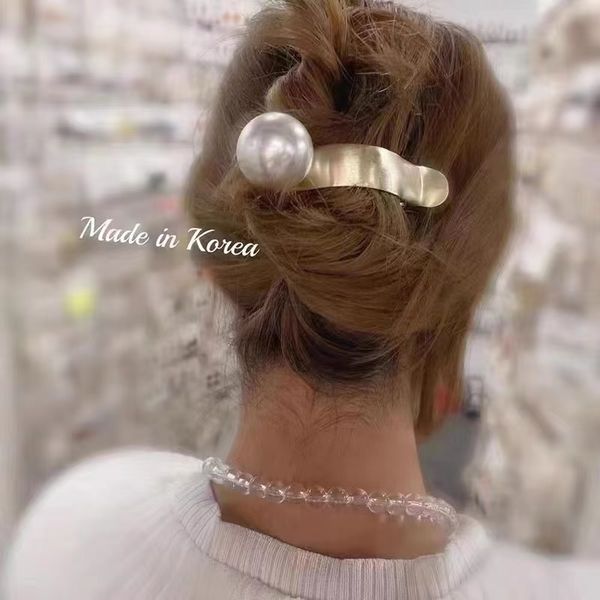 french simple brushed hair clips frosted metal large pearl hair clips light luxury temperament girls duckbill clip hair accessories
french simple brushed hair clips frosted metal large pearl hair clips light luxury temperament girls duckbill clip hair accessories