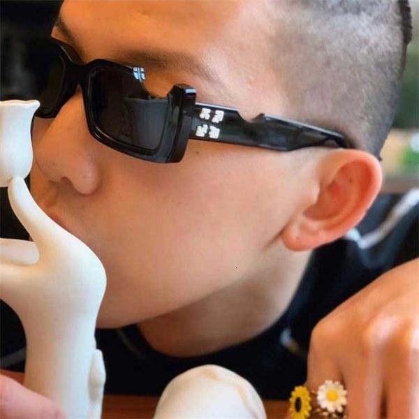 Designer top OFF W sunglasses Off personality gap plate small frame white same hip-hop Sunglasses trend street shot Sunglasses
Designer top OFF W sunglasses Off personality gap plate small frame white same hip-hop Sunglasses trend street shot Sunglasses