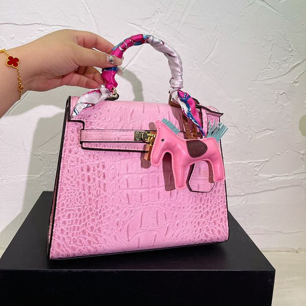 crocodile tote bag women handbag designer crossbody shoulder bags flap hand bags luxury shopping bags leather scarf pony lock gold hardware
crocodile tote bag women handbag designer crossbody shoulder bags flap hand bags luxury shopping bags leather scarf pony lock gold hardware