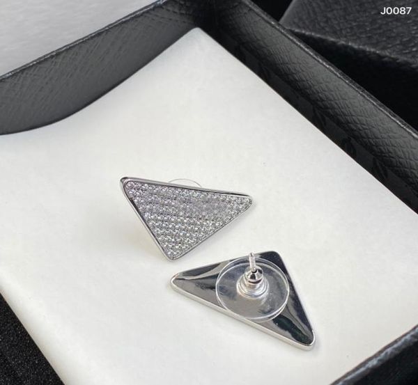 fashion inverted triangle rarrings stud luxury designer letter earrings women wedding partyjewelry for her anniversary gift8321293, Golden;silver
fashion inverted triangle rarrings stud luxury designer letter earrings women wedding partyjewelry for her anniversary gift8321293, Golden;silver