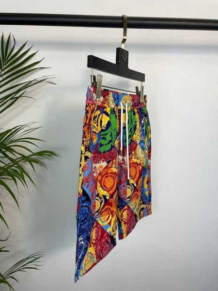 men's shorts designer summer new fashion leisure youth digital printing beach pants cbb1, White;black
men's shorts designer summer new fashion leisure youth digital printing beach pants cbb1, White;black