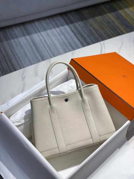 garden party bags highest original new cowhide 2023 garden bag on the first floor hand sewn leisure commuting tote fashion versatile handbag
garden party bags highest original new cowhide 2023 garden bag on the first floor hand sewn leisure commuting tote fashion versatile handbag
