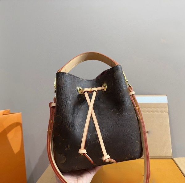 nano bag designer bucket bag shoulder bag woman handbag mini bag crossbody bag leather bag messenger bag fashion bag classic old flower draw
nano bag designer bucket bag shoulder bag woman handbag mini bag crossbody bag leather bag messenger bag fashion bag classic old flower draw