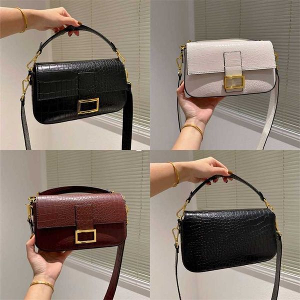 evening bags baguette bag luxuries designer women underarm leather handbags square shoulder lady shopping messenger bags purse 230218
evening bags baguette bag luxuries designer women underarm leather handbags square shoulder lady shopping messenger bags purse 230218