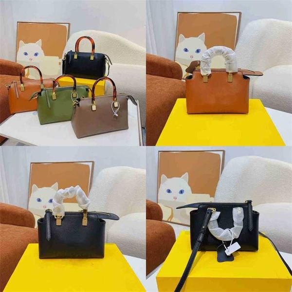evening bags shoulder boston handbag pillow bag women designer crossbody packs classic high capacity leather female crossbody purses 220902
evening bags shoulder boston handbag pillow bag women designer crossbody packs classic high capacity leather female crossbody purses 220902