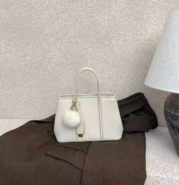 garden party bags designer leather women's genuine bag 2023 antique new style portable fashion commuter casual layer carrying garden 1a
garden party bags designer leather women's genuine bag 2023 antique new style portable fashion commuter casual layer carrying garden 1a