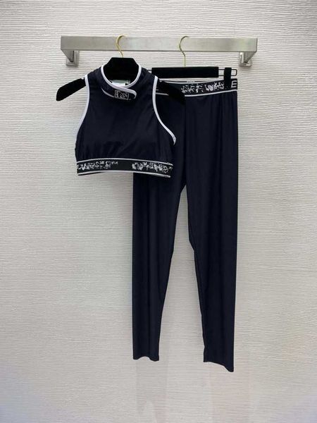 23ss women tracksuit yoga suit womens designer clothing casual set temperament slim fit style sports yoga slim fit show whiteness and atmosp, Gray
23ss women tracksuit yoga suit womens designer clothing casual set temperament slim fit style sports yoga slim fit show whiteness and atmosp, Gray