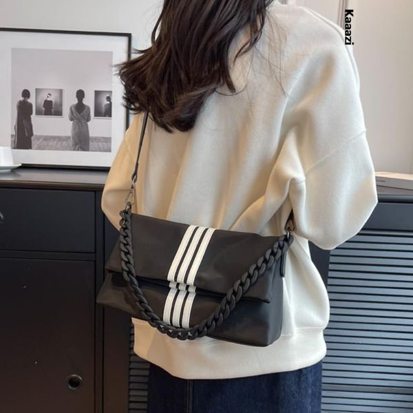evening bags luxury shoulder underarm waterproof crossbody oxford designer womens 2023 large handbag striped bag off black versatile 230711
evening bags luxury shoulder underarm waterproof crossbody oxford designer womens 2023 large handbag striped bag off black versatile 230711