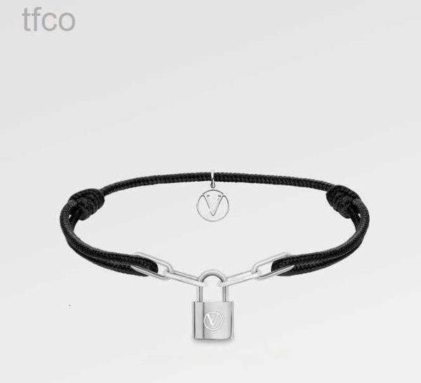 designer bracelets chain designers jewellery luxury bangle letter v silver lockit bangles for mens fashion womens cjewelers original packagi, Golden;silver
designer bracelets chain designers jewellery luxury bangle letter v silver lockit bangles for mens fashion womens cjewelers original packagi, Golden;silver