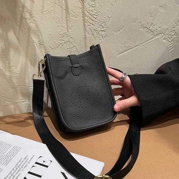 designer bags hemrres 2023 new spring hemrres layer cowhide litchi pattern mens and womens versatile crossbody bag evelynn genuine leather m
designer bags hemrres 2023 new spring hemrres layer cowhide litchi pattern mens and womens versatile crossbody bag evelynn genuine leather m