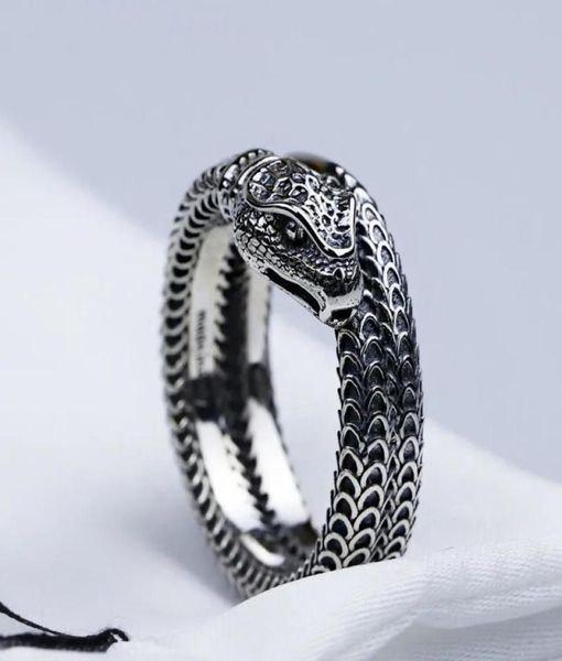 luxury designer jewelry mens lovers ring fashion classic ring designers men and women rings 925 sterling silver hiphop ringe with box7308829
luxury designer jewelry mens lovers ring fashion classic ring designers men and women rings 925 sterling silver hiphop ringe with box7308829