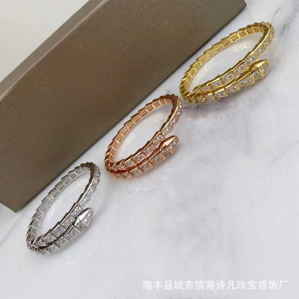 high version v jinbao home fashion full diamond bone women's 18k rose gold snake spring open bracelet, Golden;silver
high version v jinbao home fashion full diamond bone women's 18k rose gold snake spring open bracelet, Golden;silver