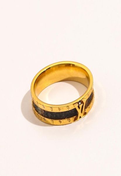 luxury jewelry designer rings women 18k gold plated stainless steel love wedding supplies faux leather ring fine carving finger ri9602011, Slivery;golden
luxury jewelry designer rings women 18k gold plated stainless steel love wedding supplies faux leather ring fine carving finger ri9602011, Slivery;golden
