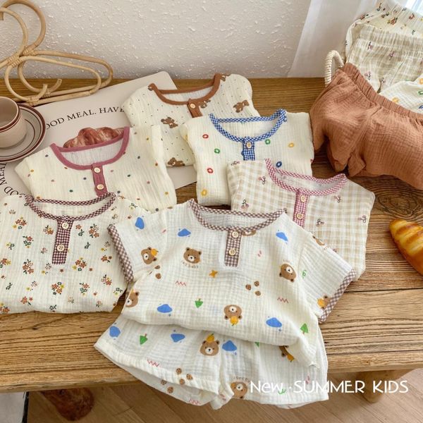 pajamas 2023 summer children boys clorhes set cartoon bear flowers printed shorts suit short sleeve infant boy loungewear 230711, Blue;red
pajamas 2023 summer children boys clorhes set cartoon bear flowers printed shorts suit short sleeve infant boy loungewear 230711, Blue;red