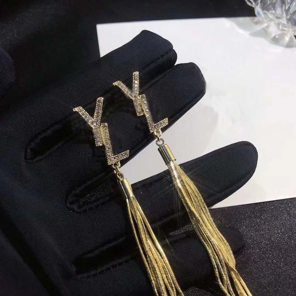 fashion classic 18k gold lettered pendant with crystal diamond pendant earrings women's brand designer simple jewelry available in boxe, Silver
fashion classic 18k gold lettered pendant with crystal diamond pendant earrings women's brand designer simple jewelry available in boxe, Silver