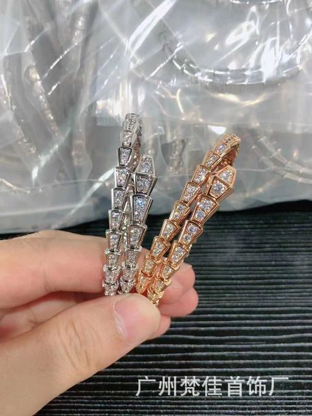 high version full diamond bone spring with titanium steel plated thick gold fashionable and personalized snake shaped open bracelet, Golden;silver
high version full diamond bone spring with titanium steel plated thick gold fashionable and personalized snake shaped open bracelet, Golden;silver