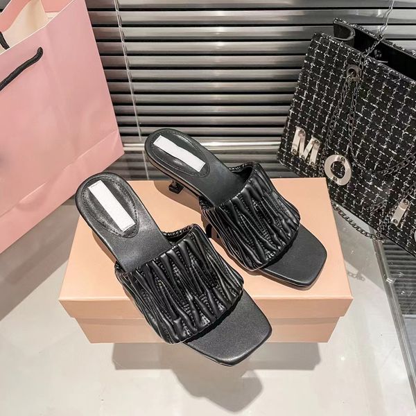designer slippers women high heels 2023 women's beach flip-flops luxury design sandaies 4 styles size 35-45 kitten heel casual shoes, Black
designer slippers women high heels 2023 women's beach flip-flops luxury design sandaies 4 styles size 35-45 kitten heel casual shoes, Black