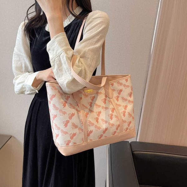 designer bag new fashion minimalist handbag version versatile women's bag casual large capacity one shoulder tote bag
designer bag new fashion minimalist handbag version versatile women's bag casual large capacity one shoulder tote bag
