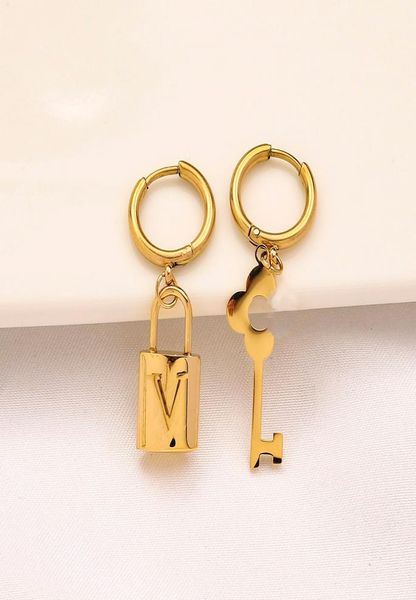 charm earrings designer lock key asymmetric ear stud luxury huggie brand women gold plated earring wedding party jewelry accessori9396244, Golden
charm earrings designer lock key asymmetric ear stud luxury huggie brand women gold plated earring wedding party jewelry accessori9396244, Golden