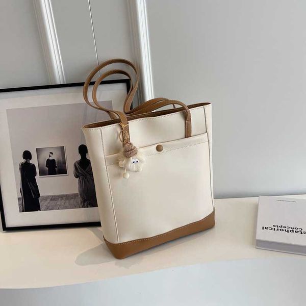 designer bag bag women's large capacity contrast tote bag summer new fashion commuter crowd design handheld shoulder bag
designer bag bag women's large capacity contrast tote bag summer new fashion commuter crowd design handheld shoulder bag