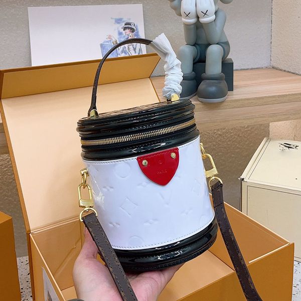 two-tone patent leather women designer bucket bag with handle embossed with removable old flower strap glossy crossbody handbag zipper cosme
two-tone patent leather women designer bucket bag with handle embossed with removable old flower strap glossy crossbody handbag zipper cosme