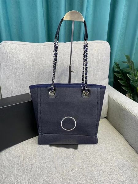 luxury fashion shoulder bag leather high-grade relief handbag totes shopping letters classic bags for ladies
luxury fashion shoulder bag leather high-grade relief handbag totes shopping letters classic bags for ladies