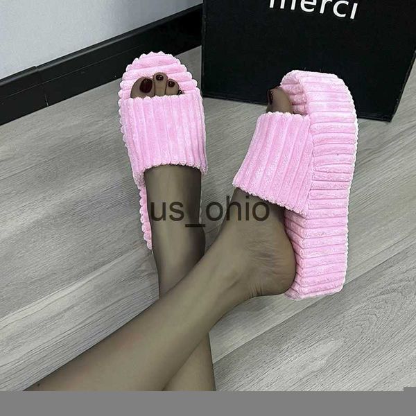 slippers 2023 new fur slippers brand design warm towel flat herringbone cotton slippers fashion black women's slippers large size 35~43
slippers 2023 new fur slippers brand design warm towel flat herringbone cotton slippers fashion black women's slippers large size 35~43