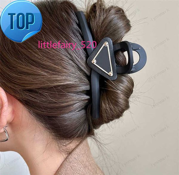luxury womens designer triangle hair clip for women girls brand letter designer hair claw fashion hair claw fashion hairpin hairclip, Golden;silver
luxury womens designer triangle hair clip for women girls brand letter designer hair claw fashion hair claw fashion hairpin hairclip, Golden;silver