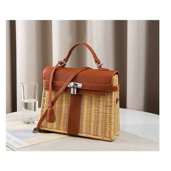 wholesale original kelys h home tote bags online shop women's bag 2023 new bamboo woven classic handbag single shoulder messenger have
wholesale original kelys h home tote bags online shop women's bag 2023 new bamboo woven classic handbag single shoulder messenger have