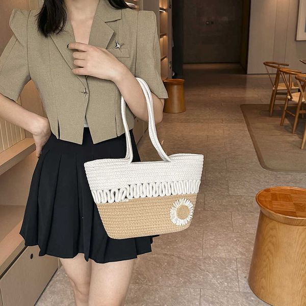 bag niche new trend woven tote bag for women new summer simple and fashionable large capacity shoulder bag
bag niche new trend woven tote bag for women new summer simple and fashionable large capacity shoulder bag