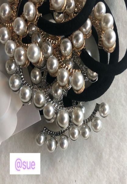 45cmx35cm fashion metal pearl c shaped hair tie vipcc hair rope alloy elastic hair rope viped gift with card4351069, Golden;silver
45cmx35cm fashion metal pearl c shaped hair tie vipcc hair rope alloy elastic hair rope viped gift with card4351069, Golden;silver