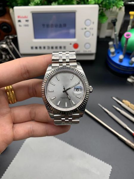 with original box luxury watch datejust president sliver watch day date 41mm sapphire stainless steel bezel mechanical automatic mens night, Slivery;brown
with original box luxury watch datejust president sliver watch day date 41mm sapphire stainless steel bezel mechanical automatic mens night, Slivery;brown