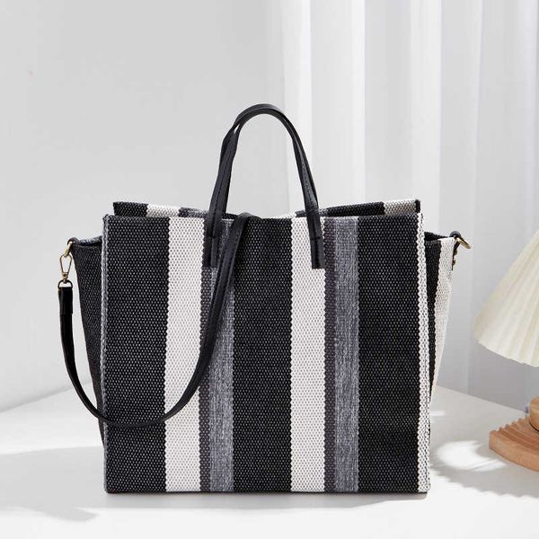 french niche design underarm bag for women's new trendy and fashionable tote bag versatile single shoulder crossbody bag
french niche design underarm bag for women's new trendy and fashionable tote bag versatile single shoulder crossbody bag