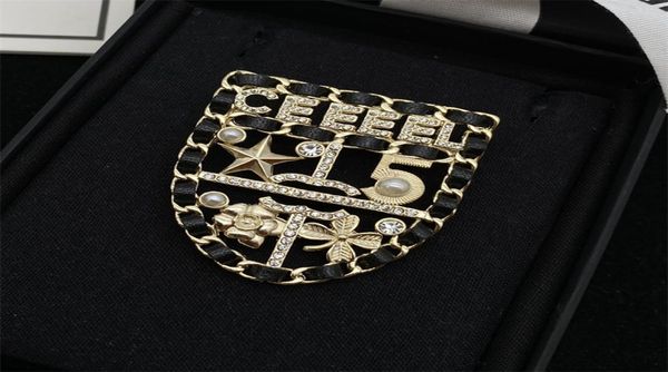 women men designer brooch fashion brand letter brooches luxury jewelry brooch charm pearl pin suit dress pins for lady party gift2635554, Gray
women men designer brooch fashion brand letter brooches luxury jewelry brooch charm pearl pin suit dress pins for lady party gift2635554, Gray