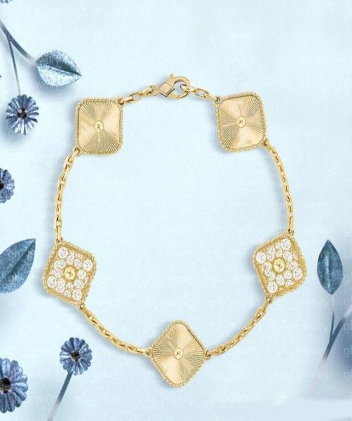 fashion 4four clover charm bracelets 18k gold plated luxury designer bracelet ladies wedding couple gift jewelry multiple colors 8203543, Golden;silver 
fashion 4four clover charm bracelets 18k gold plated luxury designer bracelet ladies wedding couple gift jewelry multiple colors 8203543, Golden;silver