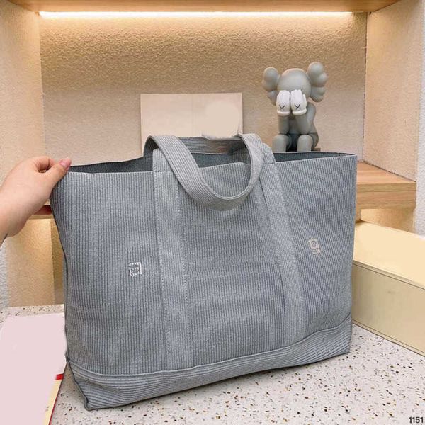 aw knitting tote bag women designer handbag casual shopping bags packs crossbody female beach pouch purses 230615
aw knitting tote bag women designer handbag casual shopping bags packs crossbody female beach pouch purses 230615