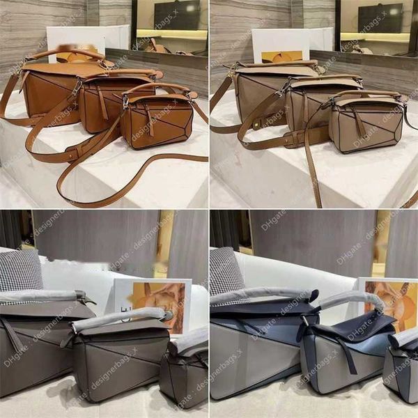 geometric luxurys handbag cosmetics bag purse crossbody spliced leather women lingge handheld pillow 2023 luxuries designer bags handbags
geometric luxurys handbag cosmetics bag purse crossbody spliced leather women lingge handheld pillow 2023 luxuries designer bags handbags