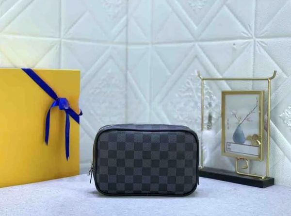 m43383 cosmetic bag toiletry bags men women fashion luxury designer clutch bag totes handbag wallet 5a purse pouch fast delivery
m43383 cosmetic bag toiletry bags men women fashion luxury designer clutch bag totes handbag wallet 5a purse pouch fast delivery