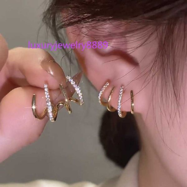 stud 2023 new geometry elegant stud earrings women shining cubic zirconia wedding engagement party jewelry, Golden;silver
stud 2023 new geometry elegant stud earrings women shining cubic zirconia wedding engagement party jewelry, Golden;silver