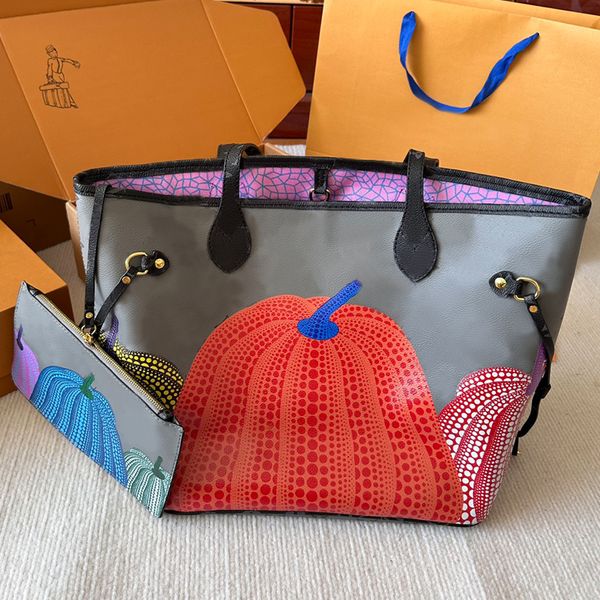 large capacity tote bag women shoulder bag letter flower printing designer handbag gold hardware zipper clutch purse interior zipper pocket
large capacity tote bag women shoulder bag letter flower printing designer handbag gold hardware zipper clutch purse interior zipper pocket