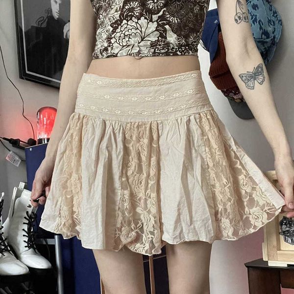 splice french lace cored cotton high waist new fashion spicy girl fashionable slim blossom short skirt, Black
splice french lace cored cotton high waist new fashion spicy girl fashionable slim blossom short skirt, Black