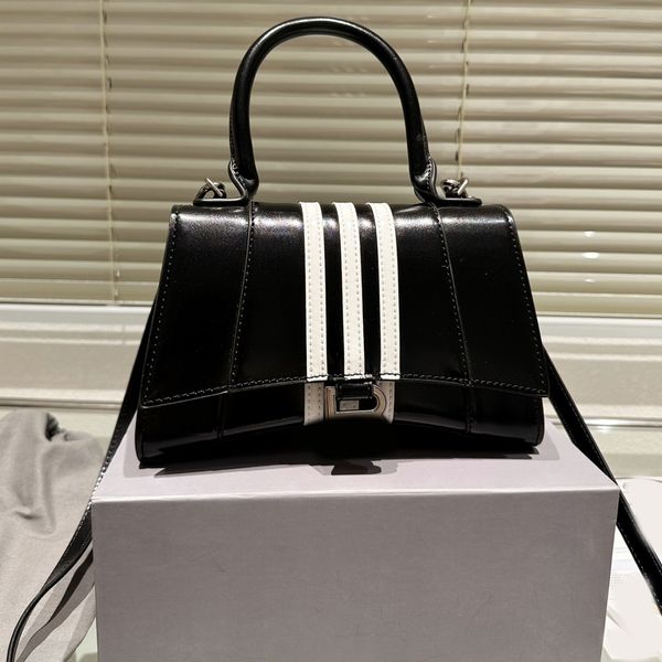 tote bags designer brand bag 2023 hourglasss cross body luxury handbags fashion shoulder bag lady women letter purse phone wallet artwork
tote bags designer brand bag 2023 hourglasss cross body luxury handbags fashion shoulder bag lady women letter purse phone wallet artwork