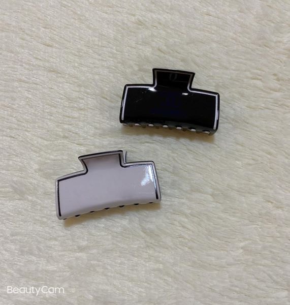 8x4cm fashion black and white acrylic cube claw clips c style hairpin side clip for ladies collection head accessories items vip g9840258, Golden;silver
8x4cm fashion black and white acrylic cube claw clips c style hairpin side clip for ladies collection head accessories items vip g9840258, Golden;silver