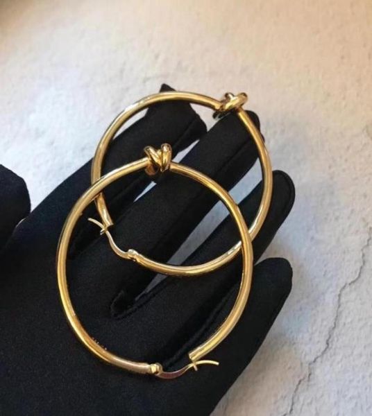 european designer jewelry earrings knot large gold finish yellow copper circle earrings luxury woman wedding engagement earrings1692878, Golden;silver
european designer jewelry earrings knot large gold finish yellow copper circle earrings luxury woman wedding engagement earrings1692878, Golden;silver