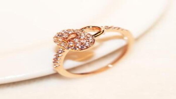 luxury cubic zirconia ring rose gold plated lock charms ring for women vintage finger ring wedding party bride costume jewelry3763827, Silver
luxury cubic zirconia ring rose gold plated lock charms ring for women vintage finger ring wedding party bride costume jewelry3763827, Silver