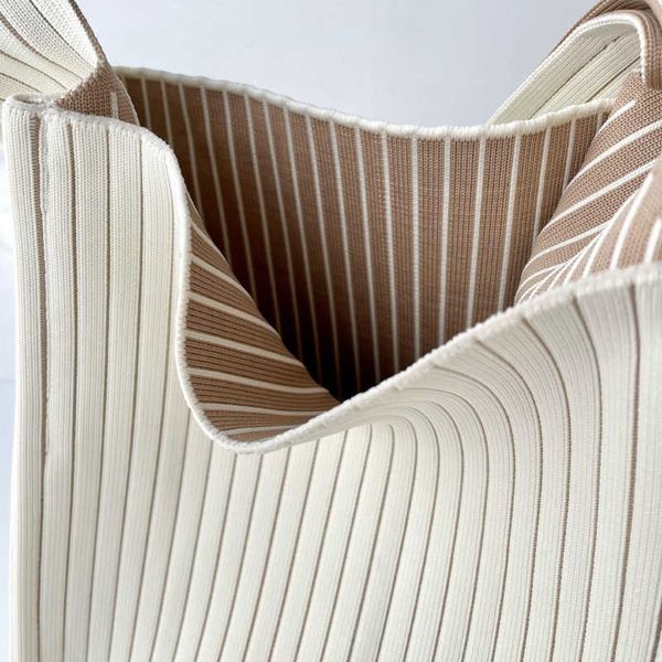 designer bag small design bag women's summer new edition simple and versatile large capacity striped shoulder bag tote bag
designer bag small design bag women's summer new edition simple and versatile large capacity striped shoulder bag tote bag