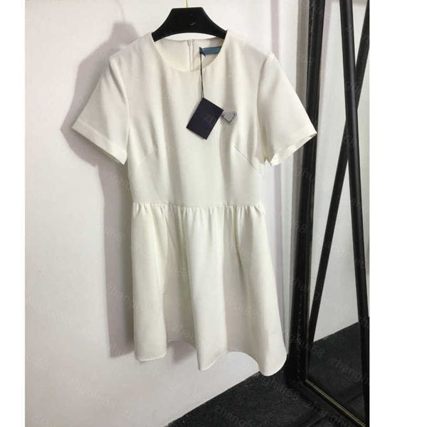 23ss womens designer clothing women dresses summer dress letter triangle label waist short sleeve dress womens clothing a1, Black;gray
23ss womens designer clothing women dresses summer dress letter triangle label waist short sleeve dress womens clothing a1, Black;gray