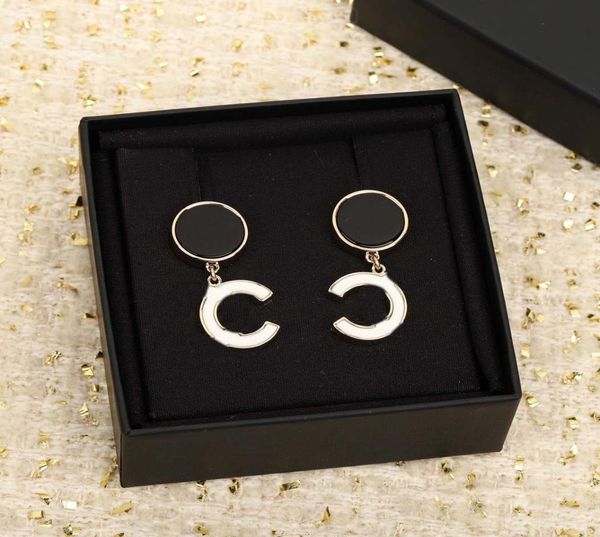 2023 luxury quality charm simple drop earring with black and white color enamel color have box stamp ps7437a5569004, Golden
2023 luxury quality charm simple drop earring with black and white color enamel color have box stamp ps7437a5569004, Golden